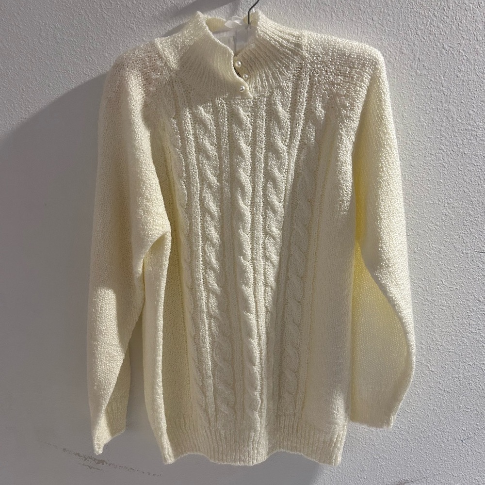 Miranda Vintage Cream w Faux Pearls Long Sleeve Women’s Tunic Sweater

Size M